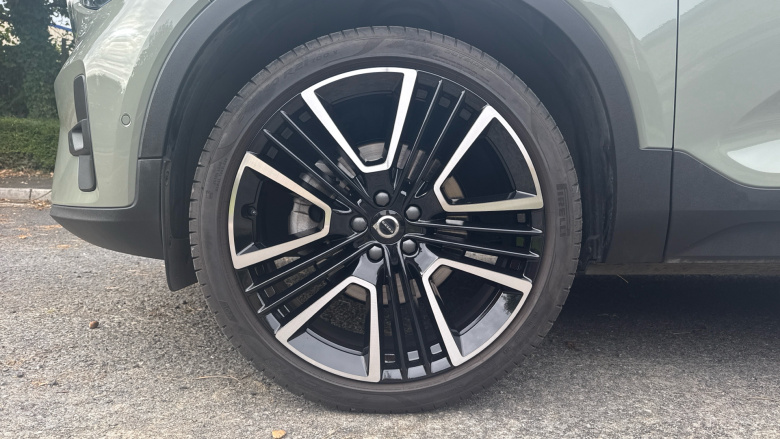 Volvo XC40 2.0 B3P Ultra Dark 5dr Auto Petrol Estate